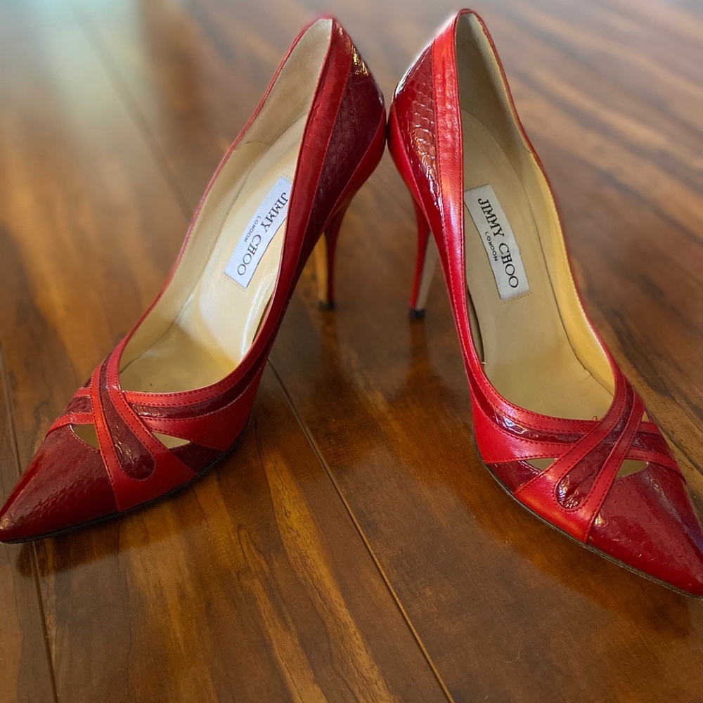 GORGEOUS Previously owned Jimmy Choo Heels - Picture 6 of 8